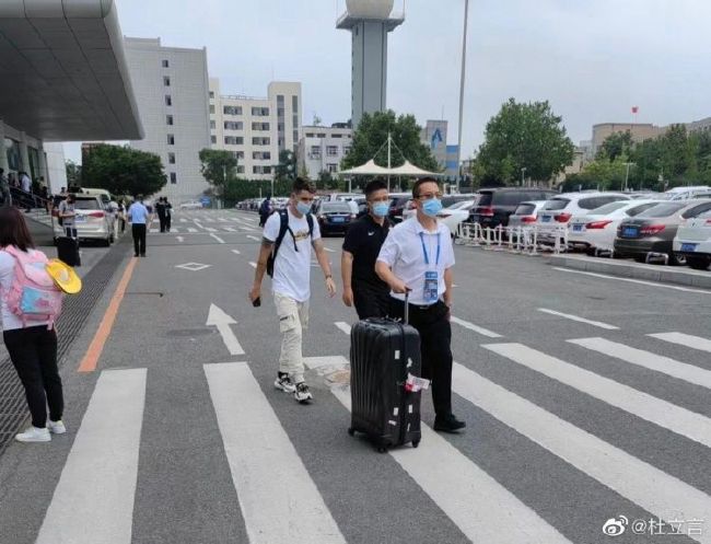 格纳布里将缺席一段时间比赛凌晨拜仁1-5不敌法兰克福的比赛，格纳布里第68分钟替补登场，随后在第70分钟因伤离场。